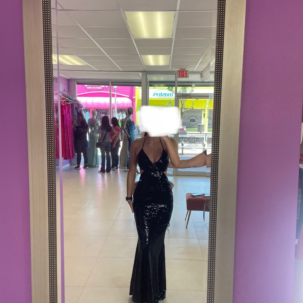 Black Long Sequence Evening Gown - image 1